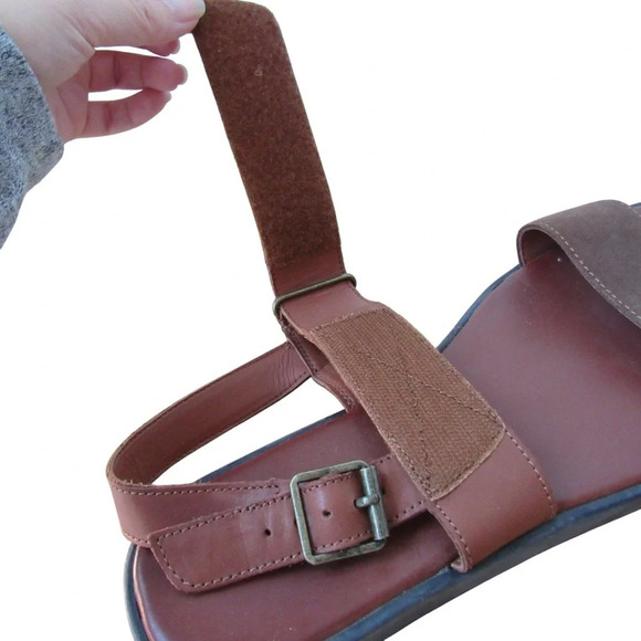 Vince Camuto Womens Wahid Sandals Size 9 Brown Leather Straps Buckle Classic - Picture 8 of 10